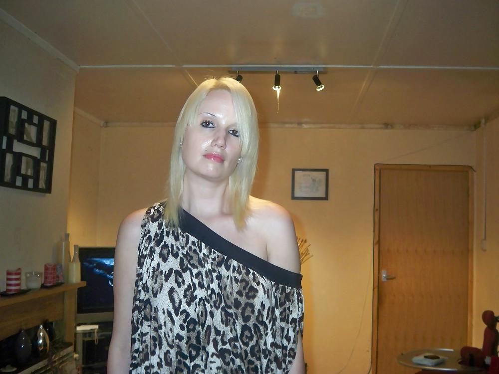 25P UK Amateur Milf Blonde Facial