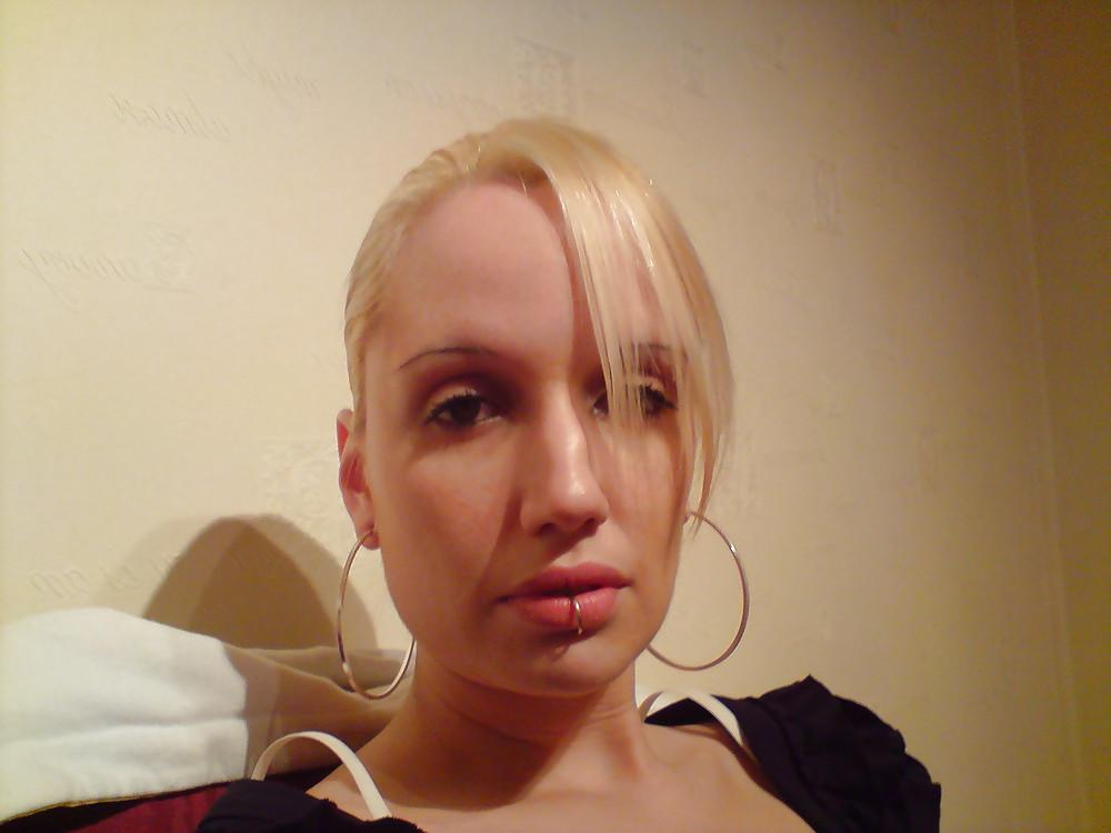 25P UK Amateur Milf Blonde Facial