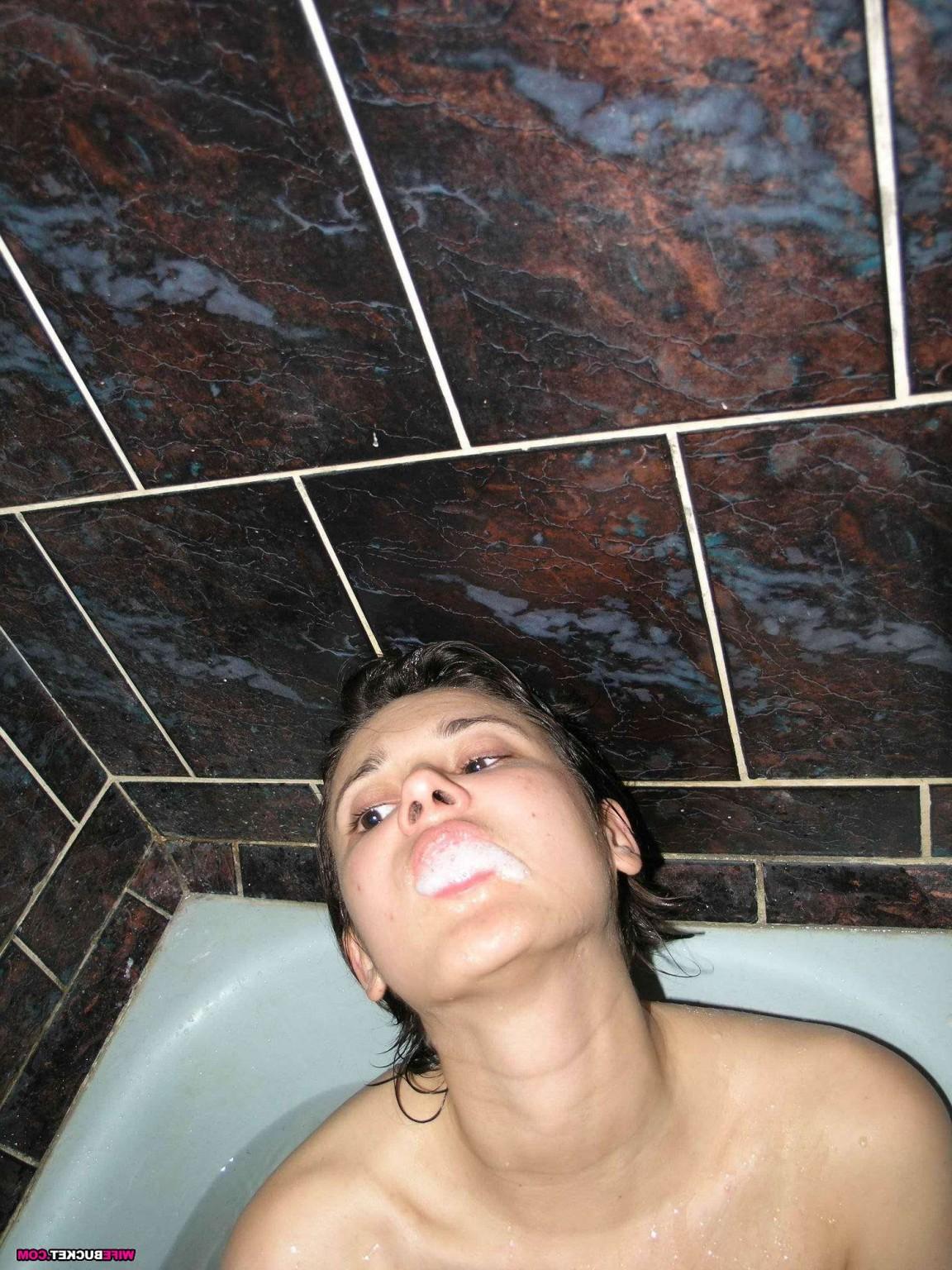 15P Submitted amateur MILF sex pics