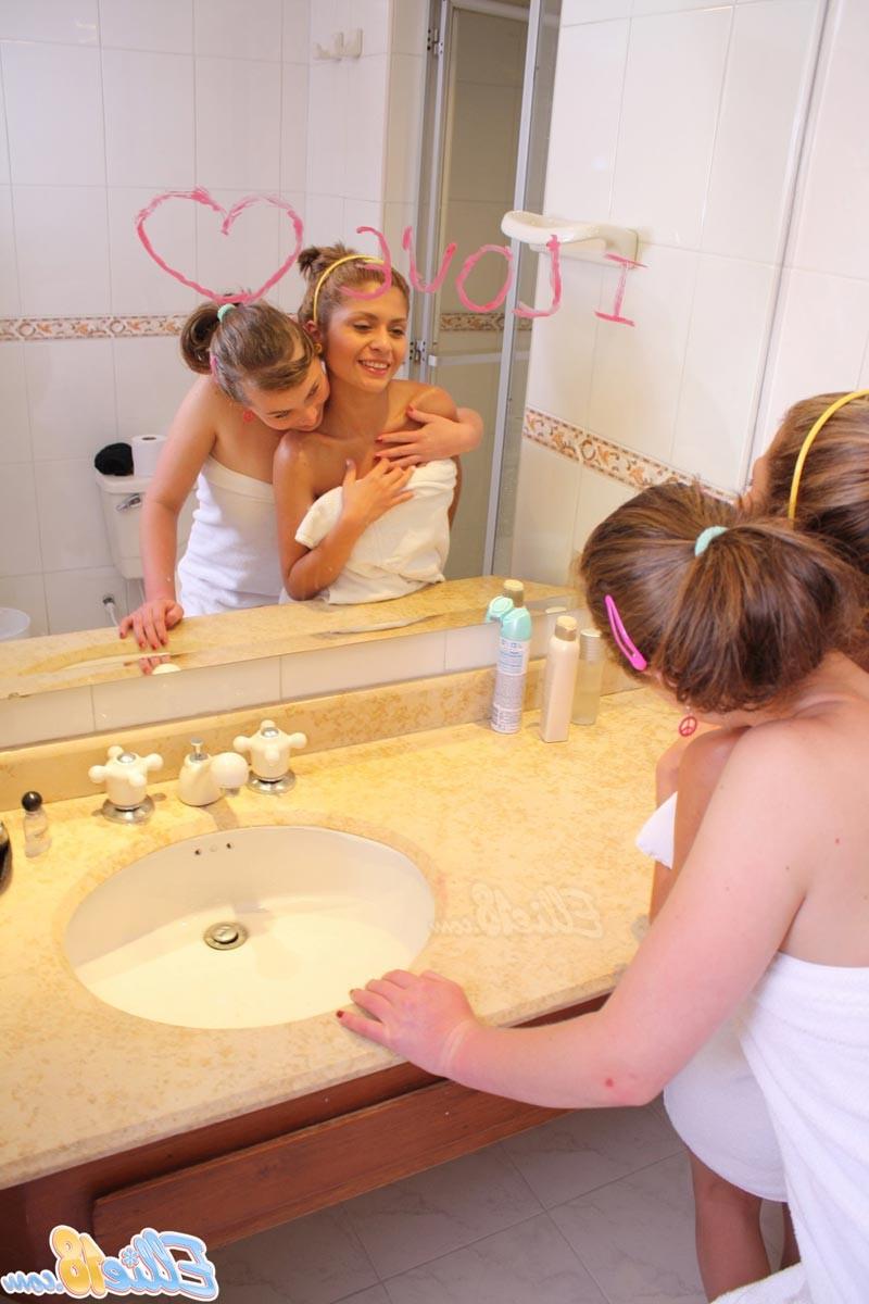16P Amateur lesbian teens in bathroom