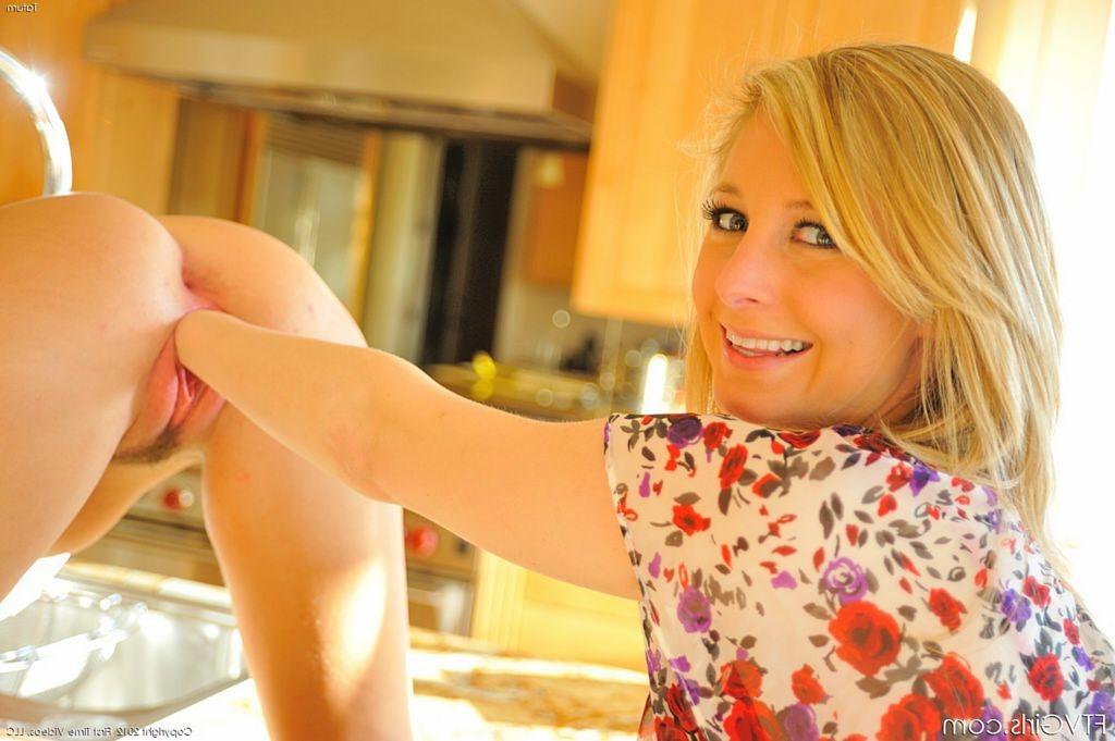 15P Blonde amateur enjoys her first fisting experience