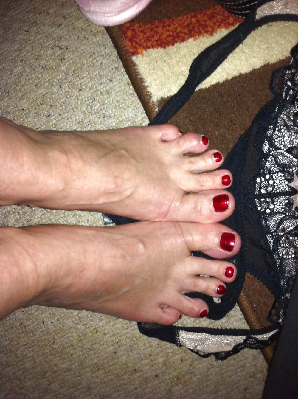 21P Girlfriends sexy feet