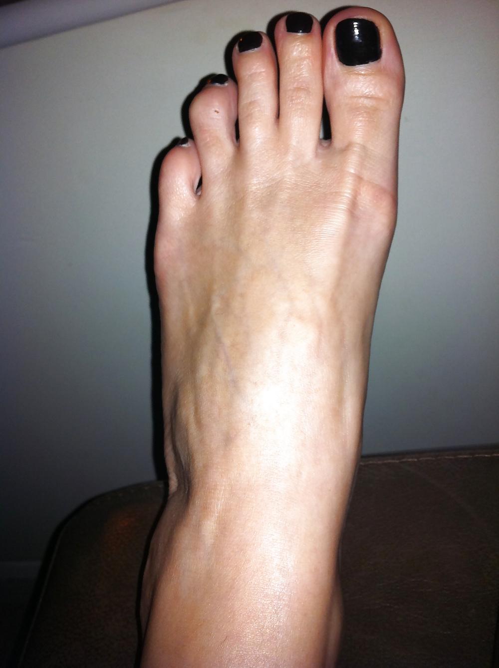 21P Girlfriends sexy feet