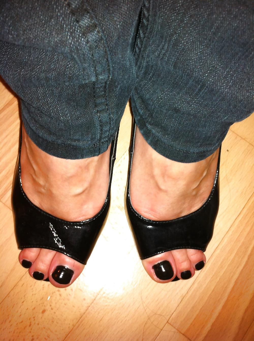 21P Girlfriends sexy feet