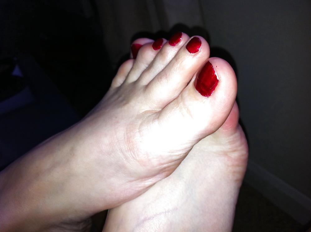 21P Girlfriends sexy feet