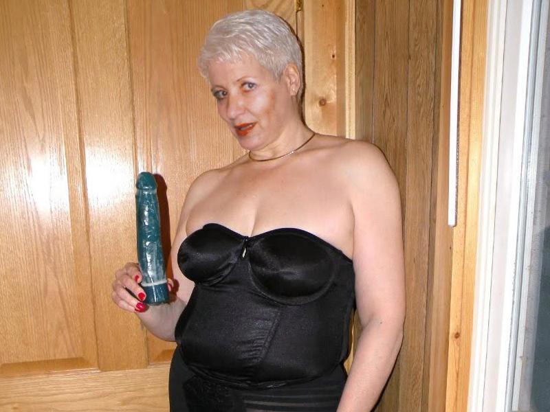 16P watch amateur tits