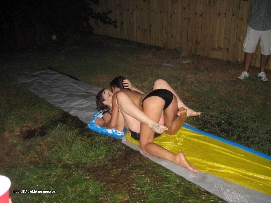 15P Amateur teen lesbian girlfriends in candid photos