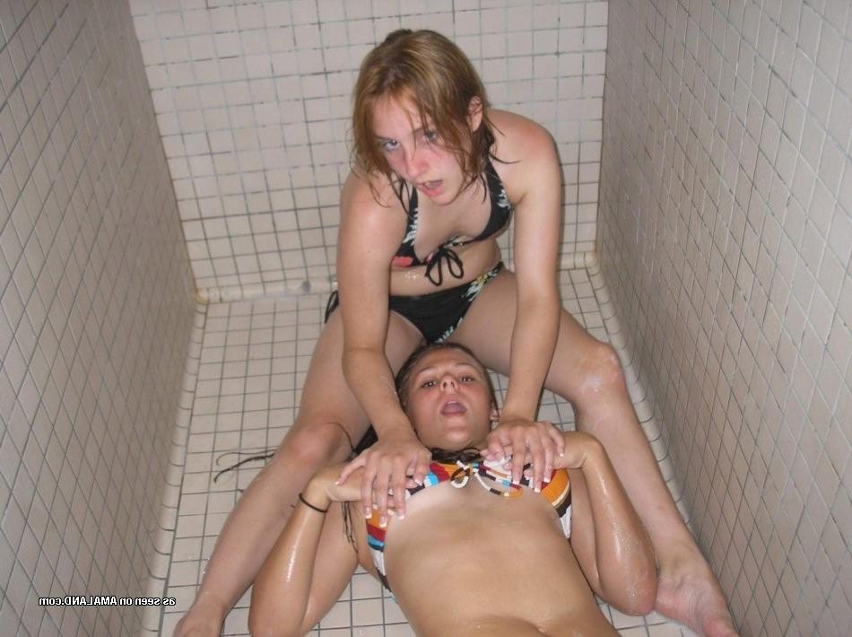 15P Amateur lesbian 18 year old girlfriends in bikinis and panties