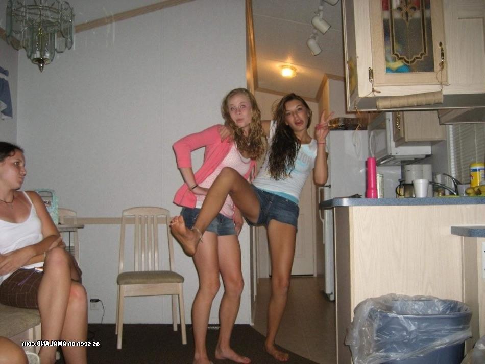 15P Amateur lesbian 18 year old girlfriends in bikinis and panties