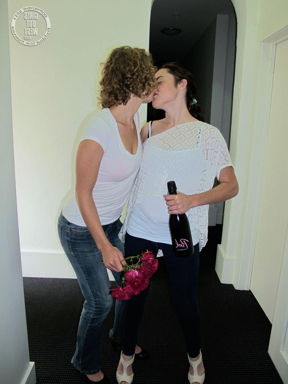 15P Two amateur lesbians having fun