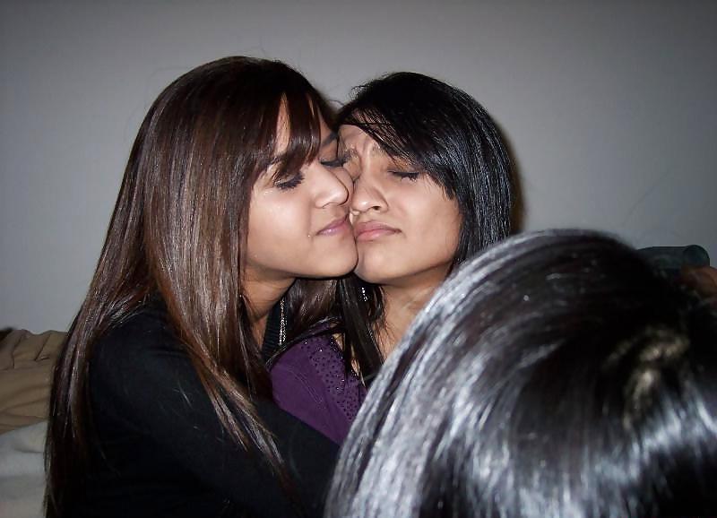 15P Indian and Pakistani lesbian slags