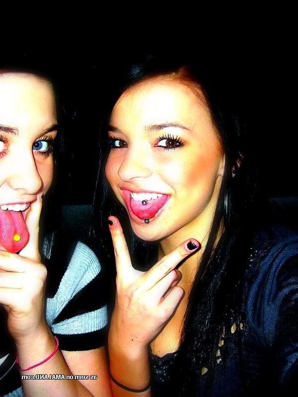 15P Nice picture set of amateur steamy hot naughty lesbos 