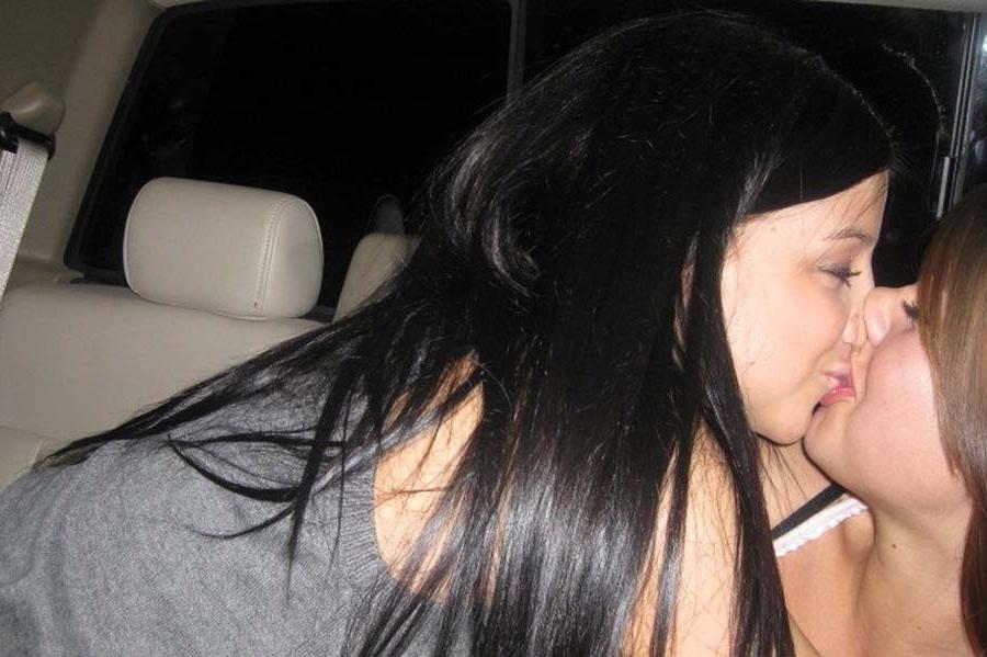 15P Nice picture set of amateur steamy hot naughty lesbos 