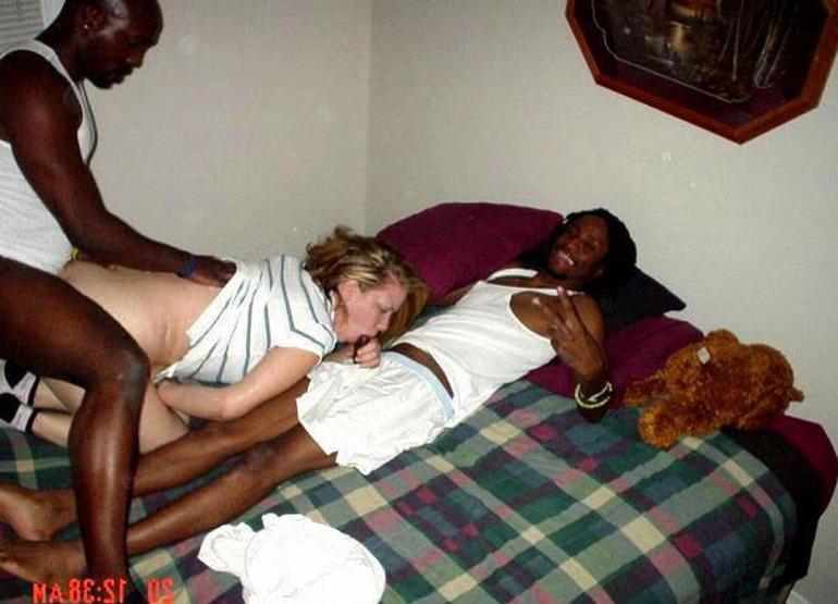 15P White wife getting penetrated in MMF interracial threesome
