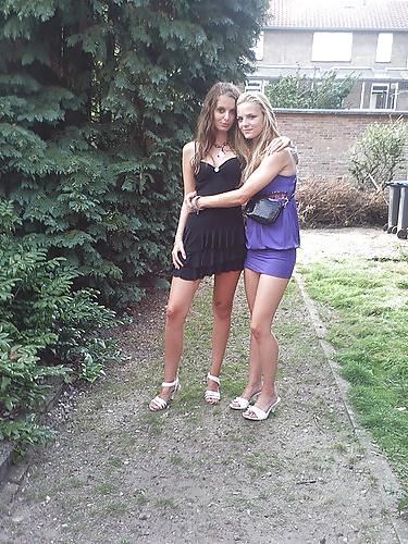 13P Amateur MILF with her sexy daughters