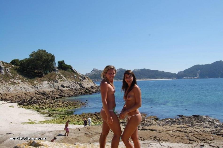 15P Three amateur lesbian teen GFs vacationing topless on the beach