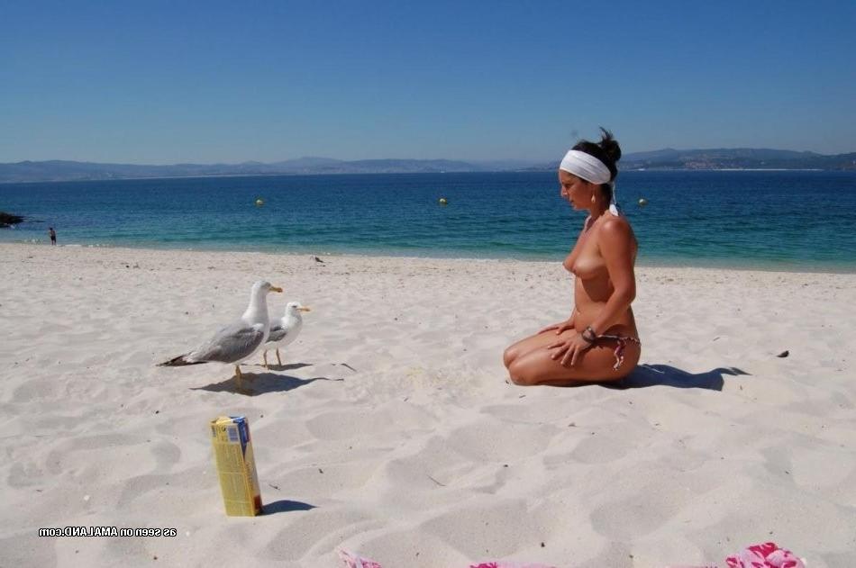 15P Three amateur lesbian teen GFs vacationing topless on the beach