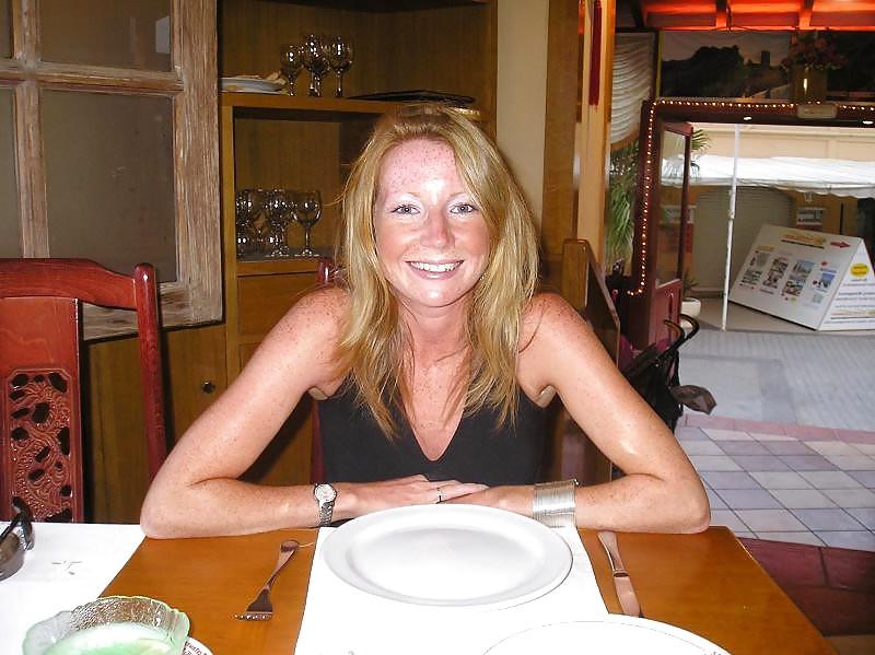 8P UK Amateur Milf Roz