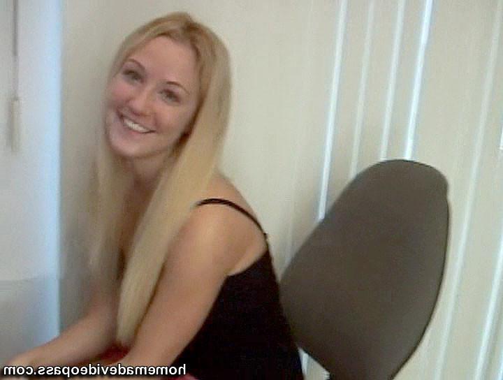 15P Lesbian blondes in homemade action