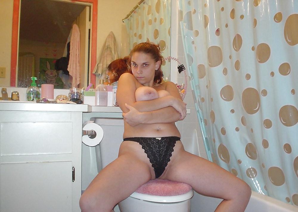 16P Amateur Busty MILF