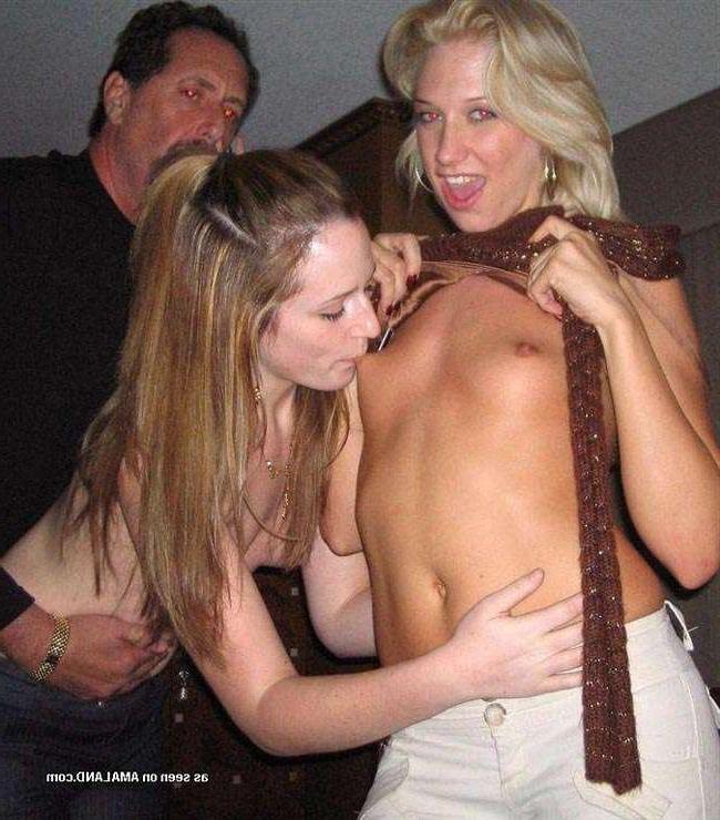 16P Picture set of wild amateur lesbian parties