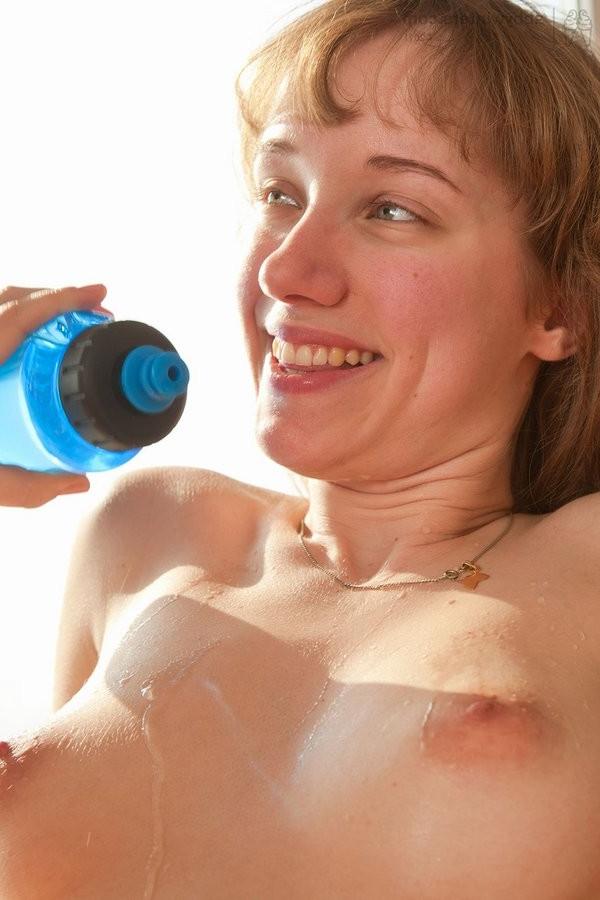 15P Blond Milf Seduces Amateur Girl Into Lesbian Action