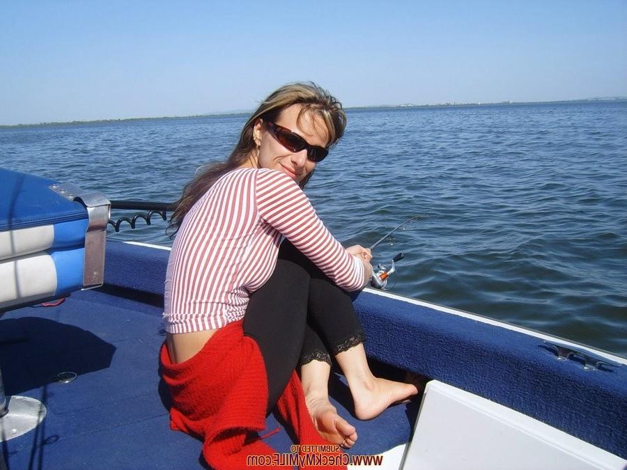 6P Sexy amateur milf posing