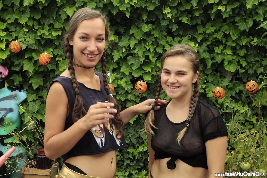 16P Aussie amateur lesbian chicks wash a bike