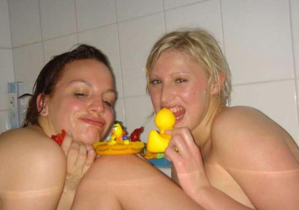 15P Real drunk amateur girlfriends making out