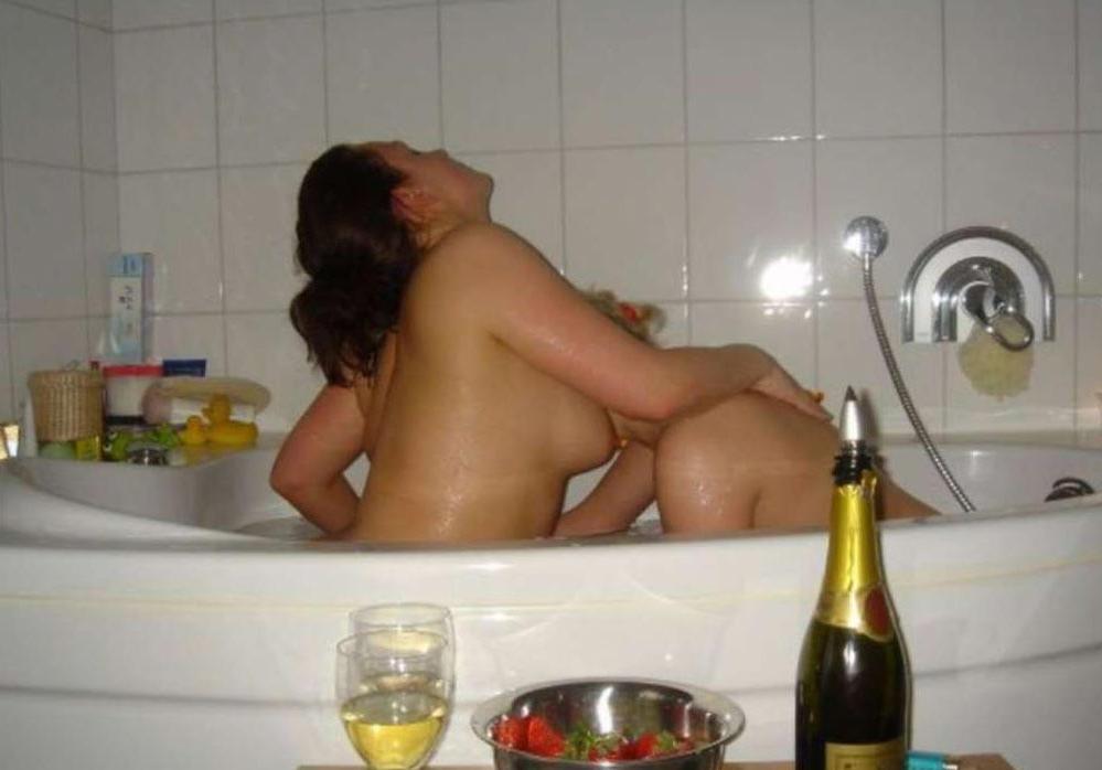 15P Real drunk amateur girlfriends making out