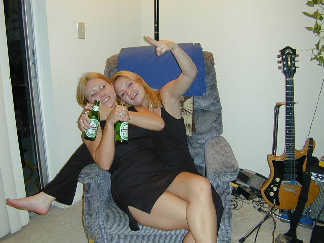 20P Amateur lesbian girlfriend holidays pictures