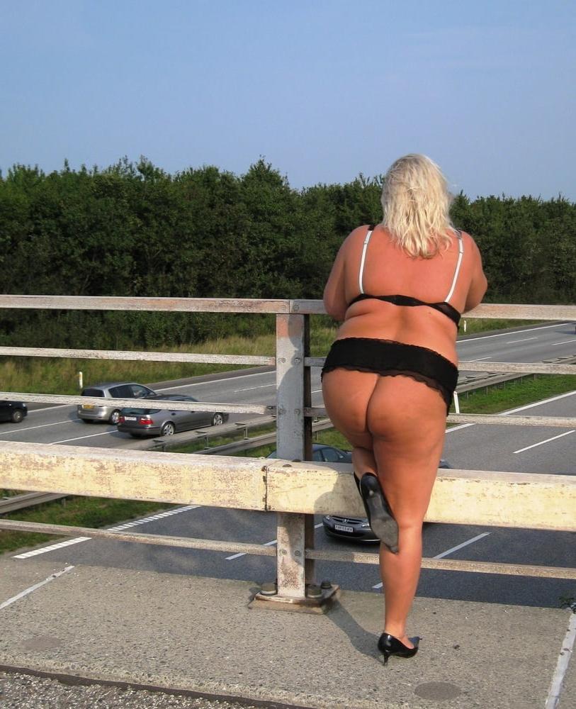 25P Hot milf