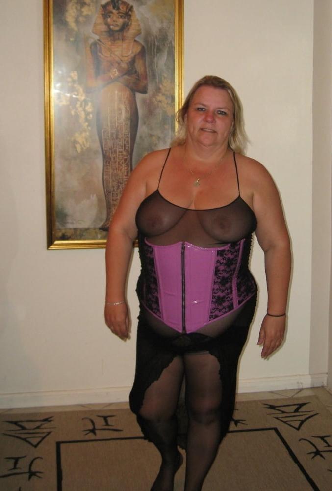 25P Hot milf