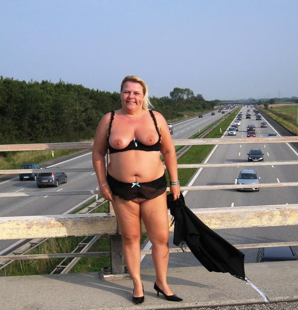 25P Hot milf