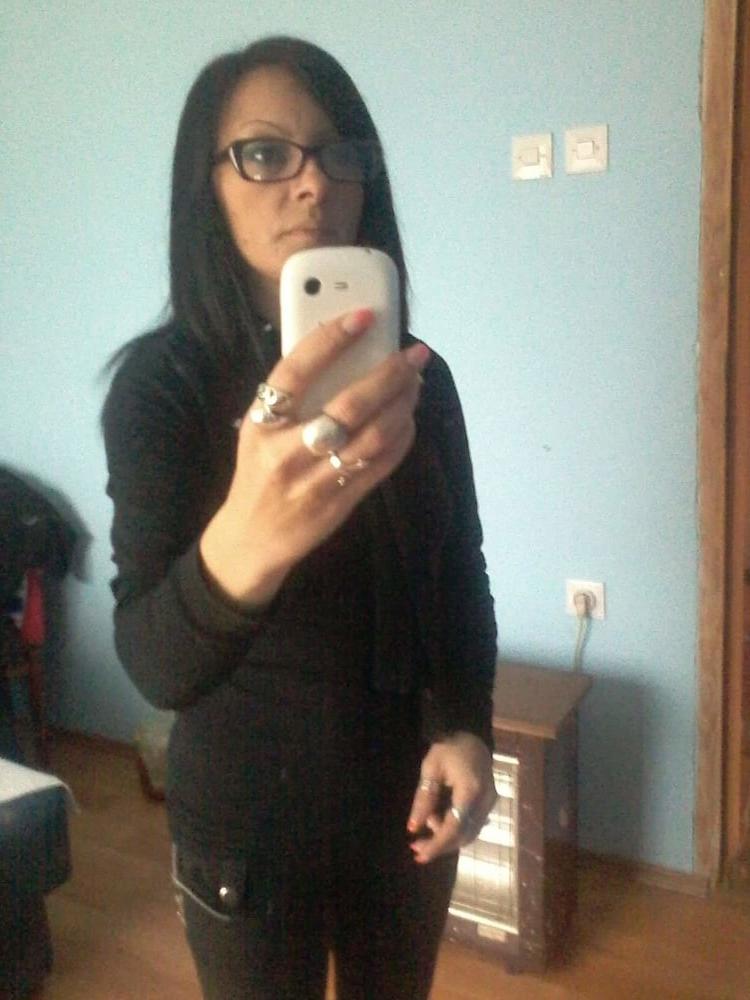 25P Serbian hot slut skinny milf mom Ankica Ristic