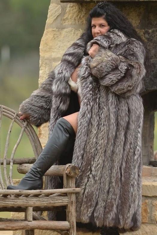 25P Hot Milf, Mature, Granny in Fur