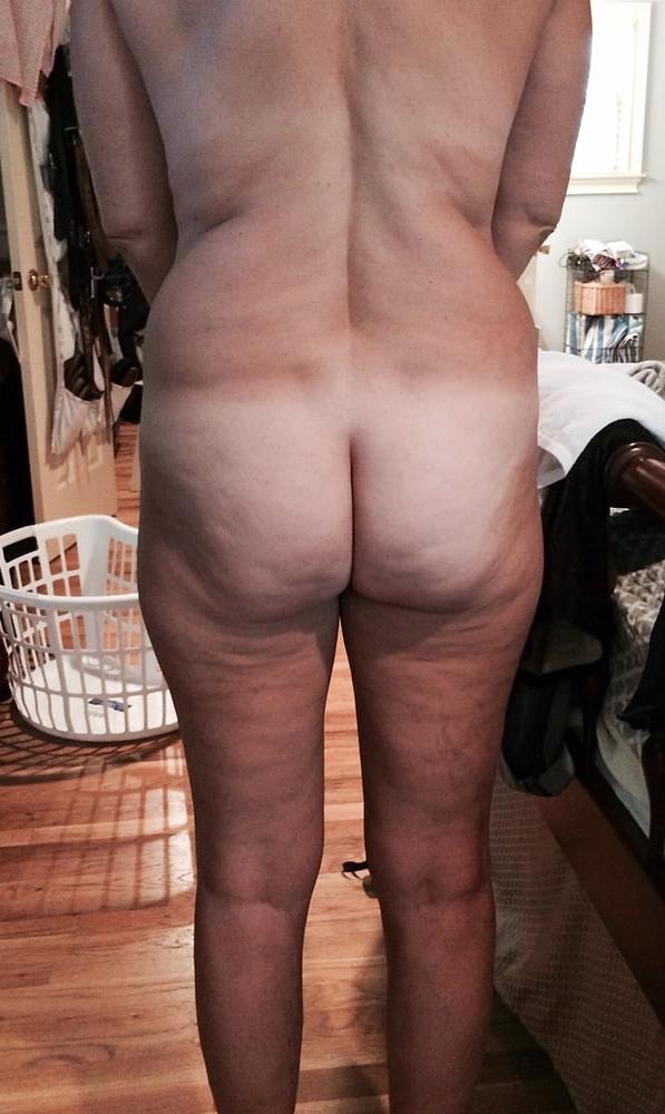 19P tanline milf