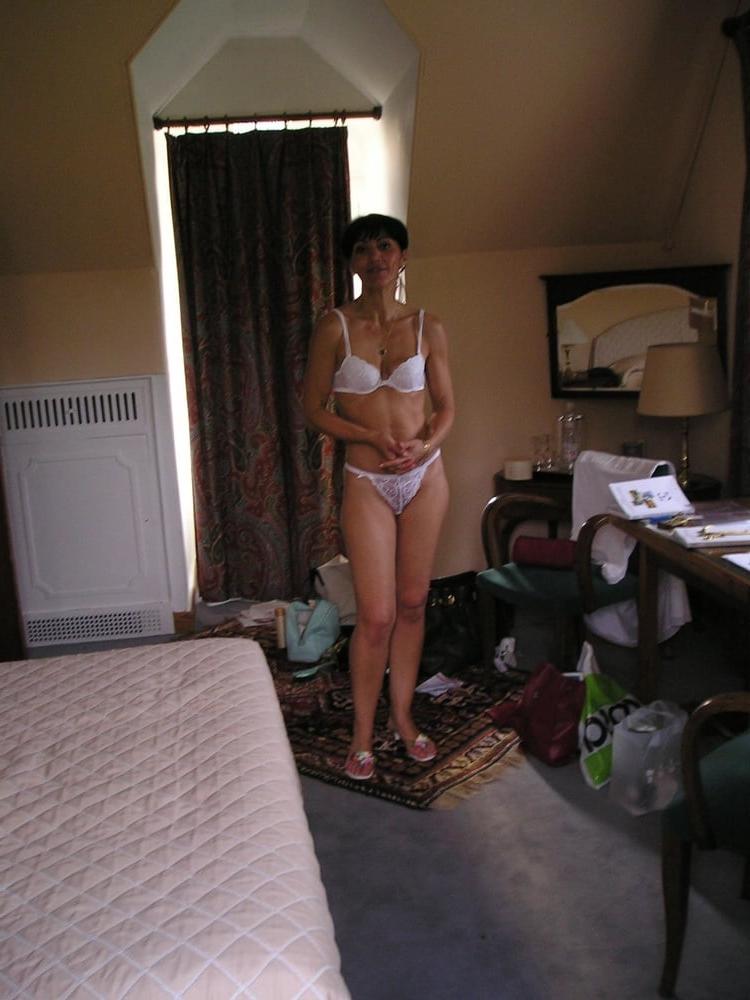 25P Cool Skinny Milf