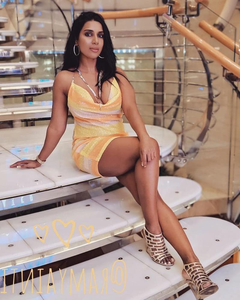 25P Sexy Indian Babes (Feet, Milf, Insta)