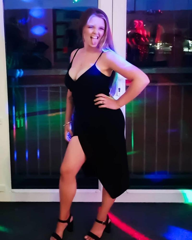 22P British Chav Milf - Laura