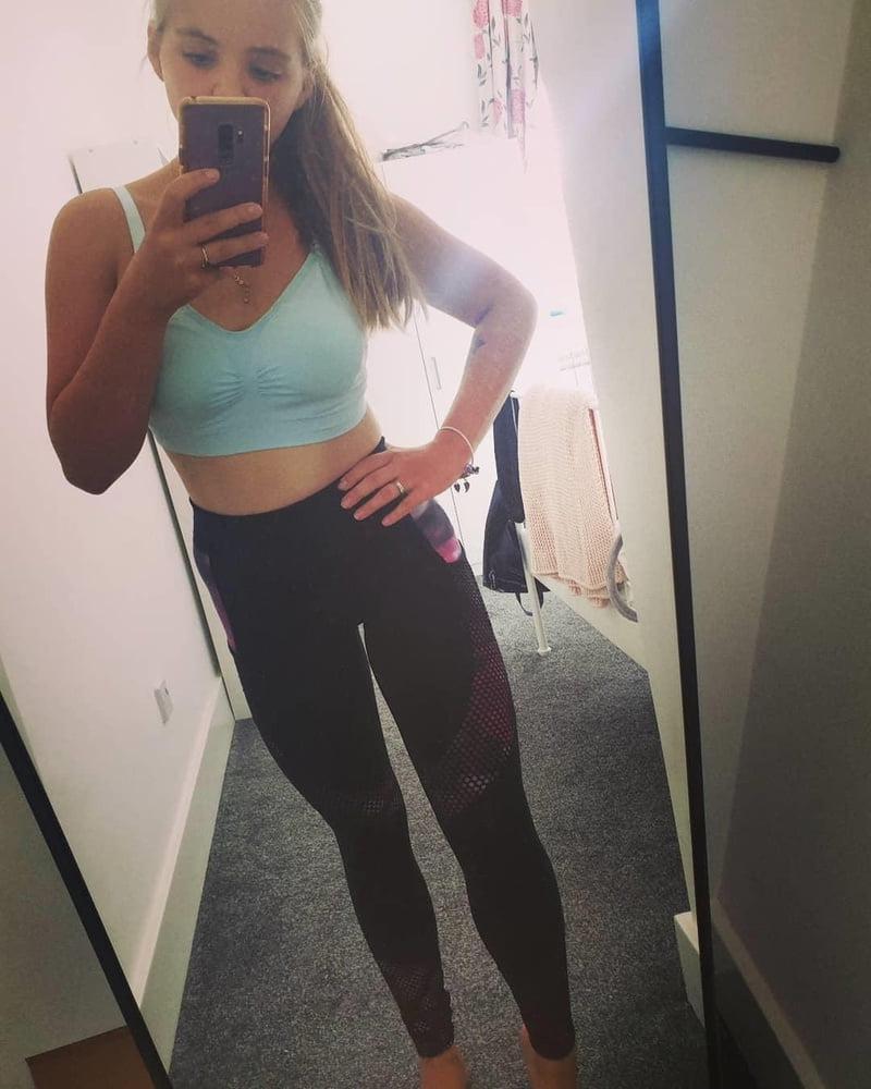 22P British Chav Milf - Laura