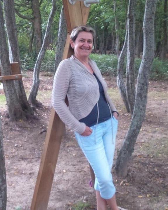 11P vieille gouinasse