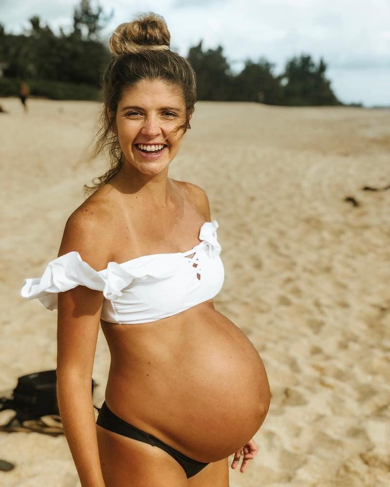 18P Pregnant amateur Megan with huge belly