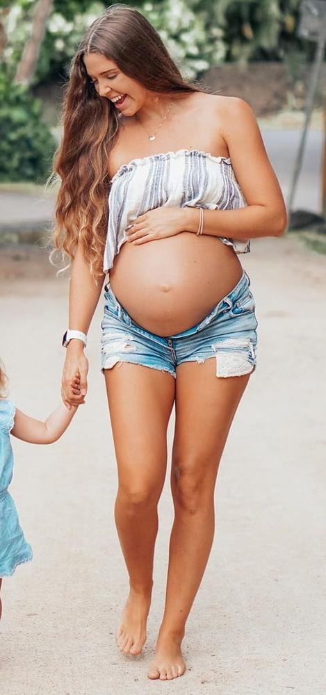 18P Pregnant amateur Megan with huge belly