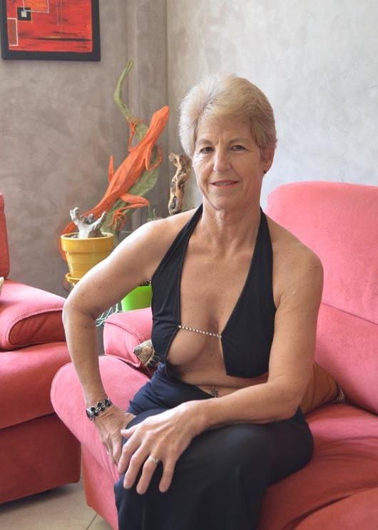 16P vieille pute lesbienne
