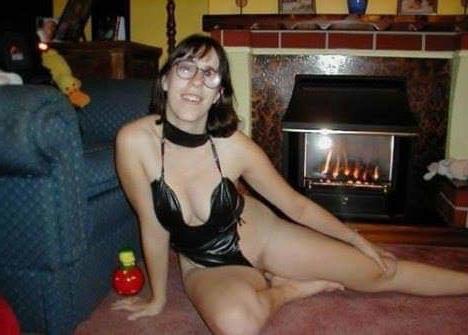 25P Hot milfs to comment