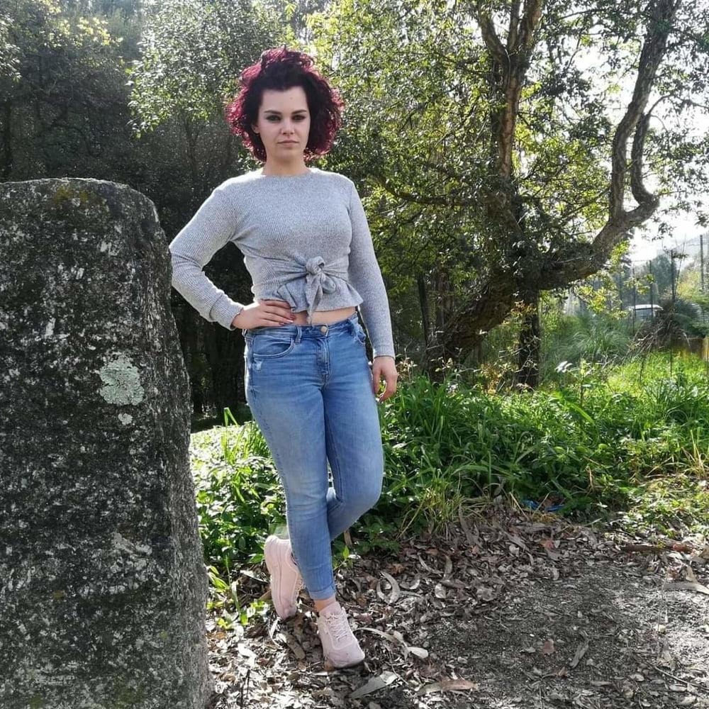 25P Hot milfs to comment