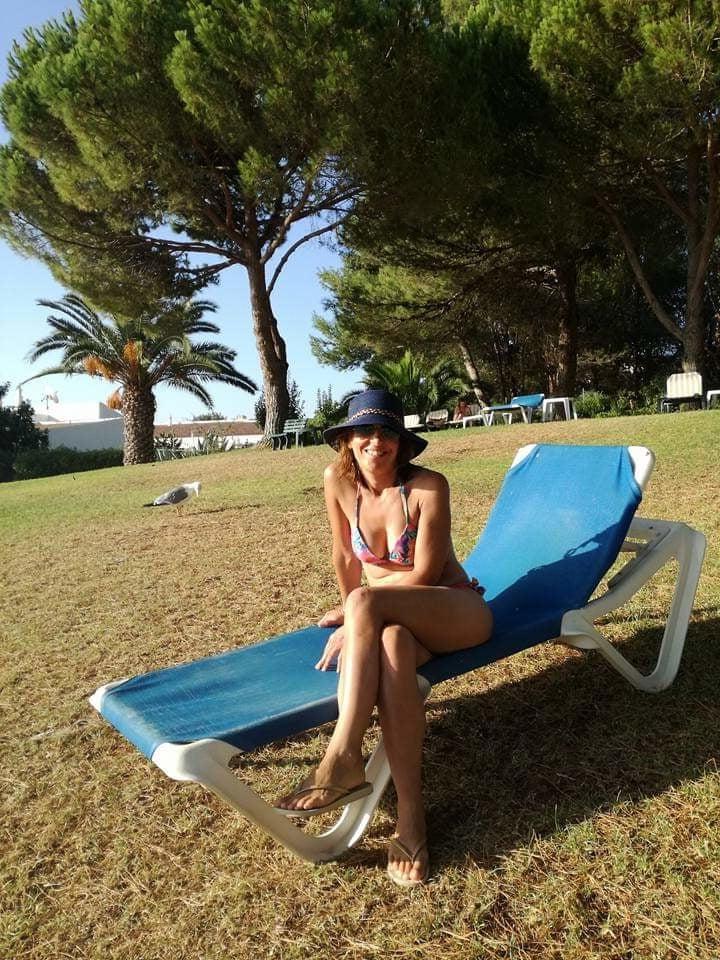 25P Hot milfs to comment