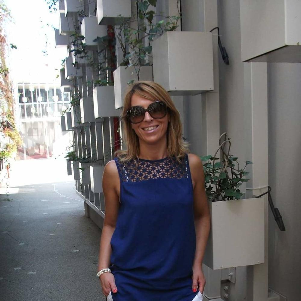 25P Hot milfs to comment