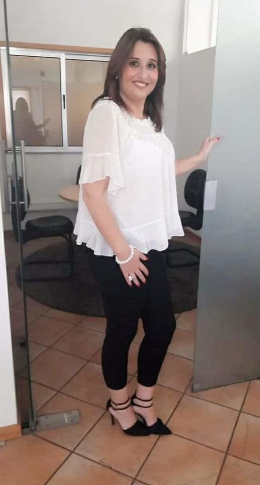 25P Hot milfs to comment
